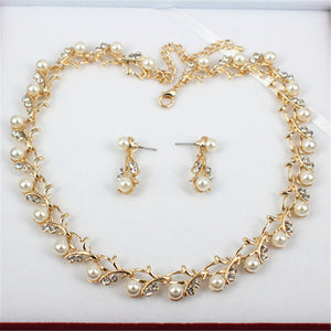 Classic Pearl-Gold Necklace Set