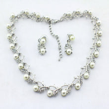 Load image into Gallery viewer, Classic Pearl-Gold Necklace Set