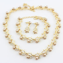 Load image into Gallery viewer, Classic Pearl-Gold Necklace Set