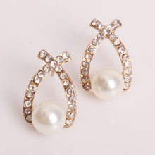 Load image into Gallery viewer, Elegant Pearl Stud Earrings